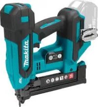 DST630Z Aku.heftalica Makita